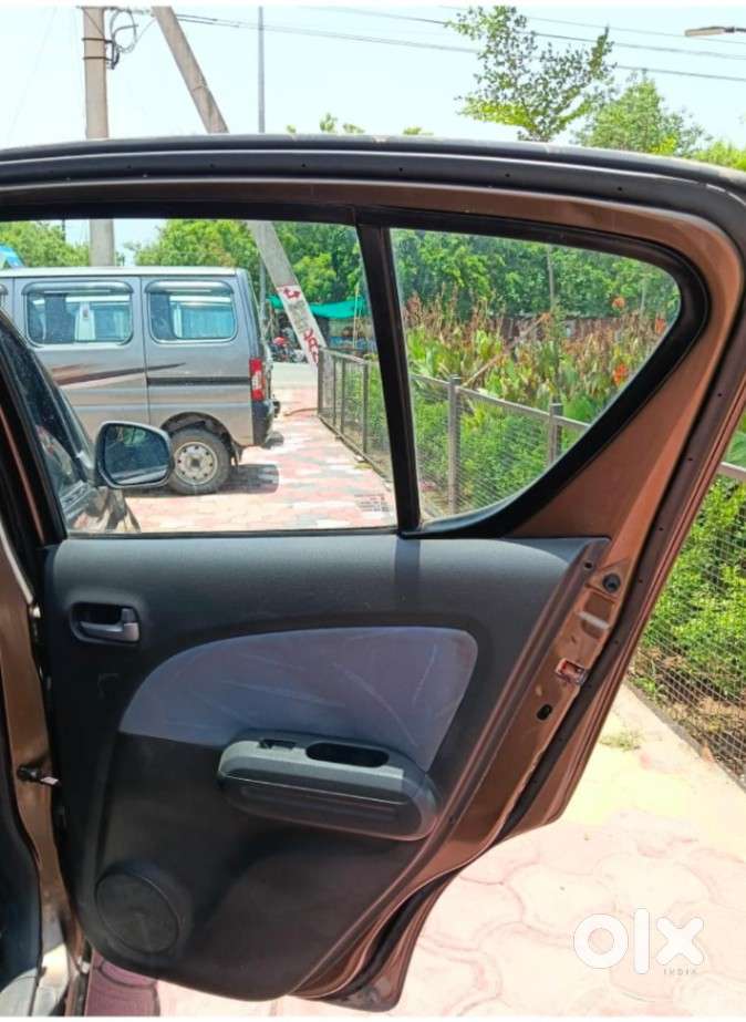 Maruti Suzuki Ritz Vxi, 2011, Petrol