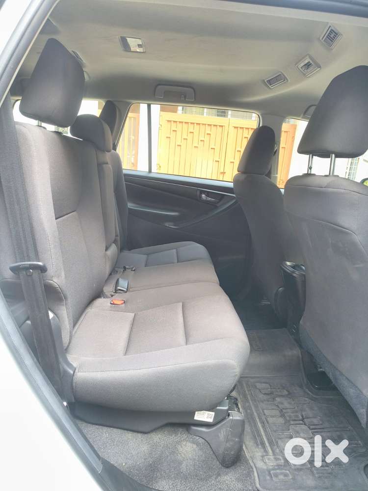 Toyota Innova Crysta [2020-ongoing] 2.4 Gx 8 Str, 2026, Diesel