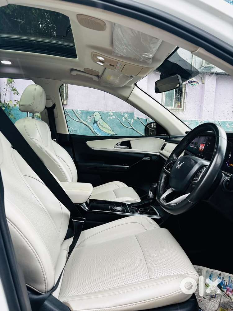Mahindra Xuv700 2.2 Ax 7 Diesel At Str Awd, 2022, Diesel