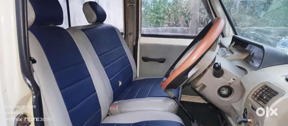 Bolero  9 Seater 2016