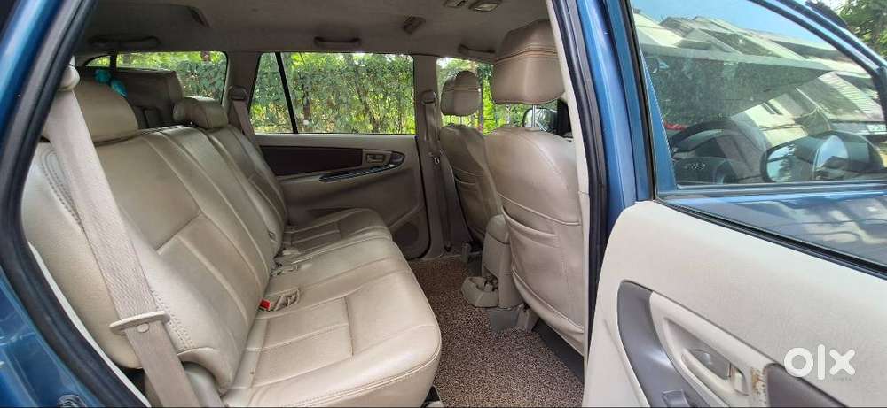 Single Owner Excellent Condition Innova 8 Seater