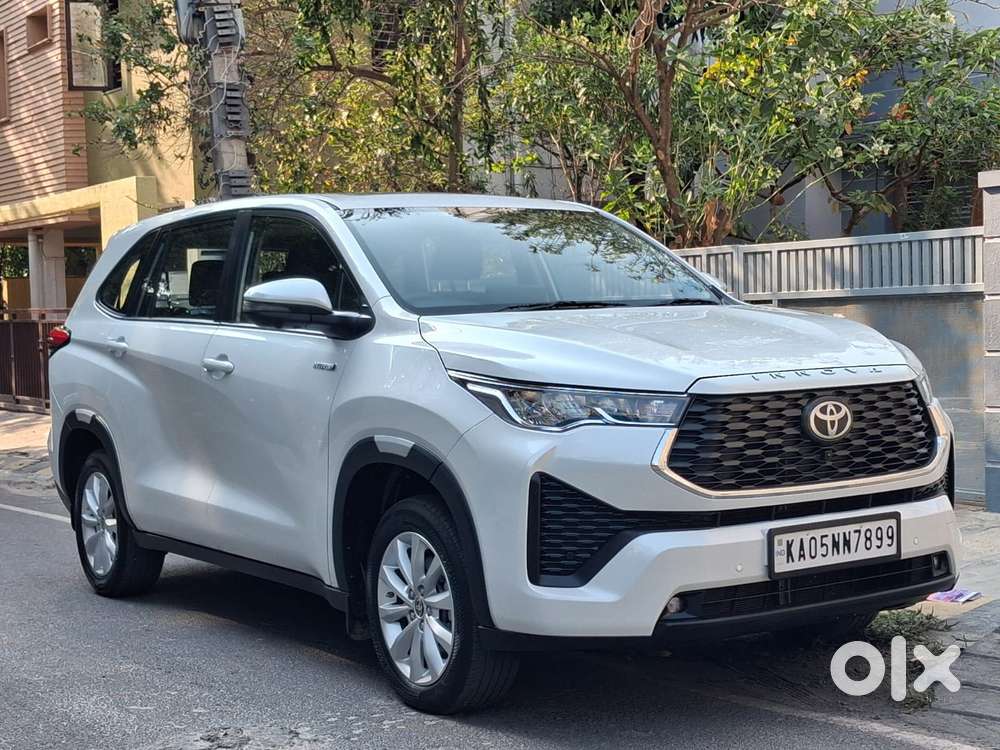 Toyota Innova Hycross 2.0 Vx (o) Hybrid 8 Str, 2025, Petrol