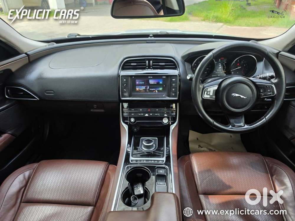 Jaguar Xe Portfolio, 2017, Petrol
