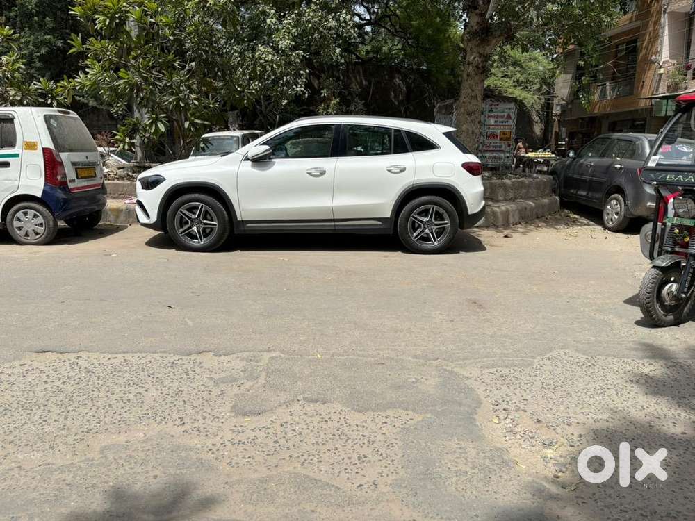 Mercedes-benz Gla 200 2026 Feb Month Petrol Varient