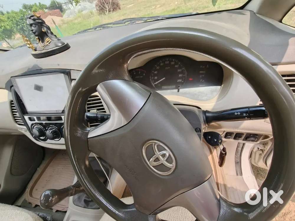 Toyota Innova 2014 Diesel 144000 Km Driven