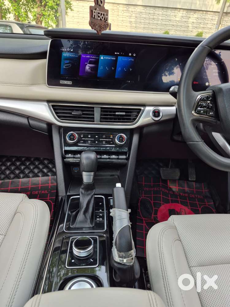 Mahindra Xuv700 2.0 Ax 7 Petrol At Str, 2024, Petrol