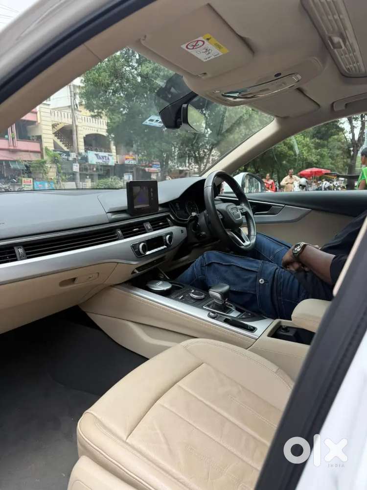 Audi A4 Premium 2019 Make