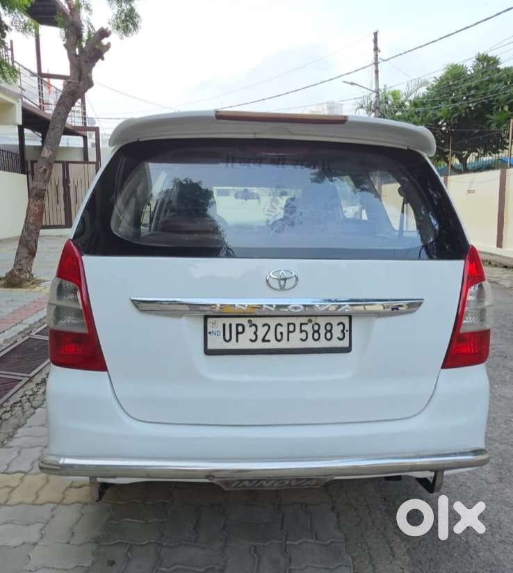 Toyota Innova 2.5 G (diesel) 7 Seater Bs Iv, 2015, Diesel