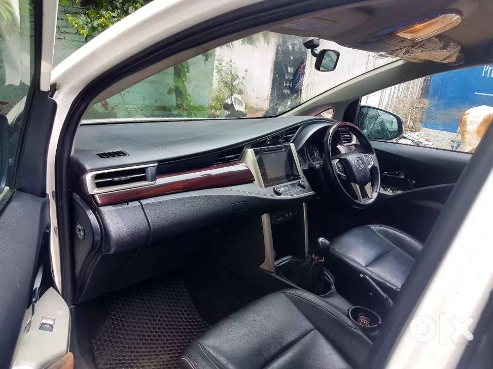 Toyota Innova Crysta 2016