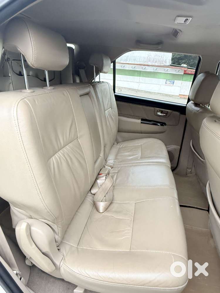 Toyota Fortuner 4x2 Manual, 2014, Diesel