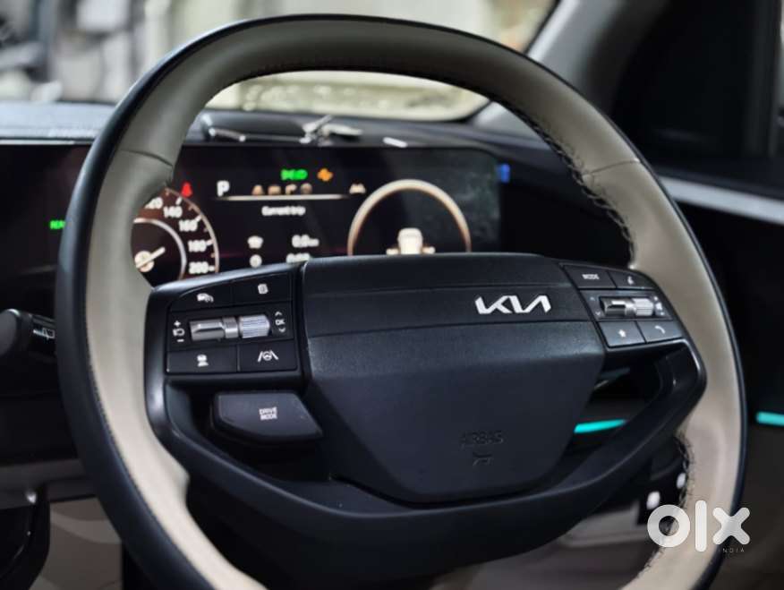 Kia Carens Clavis Ev, 2025, Electric