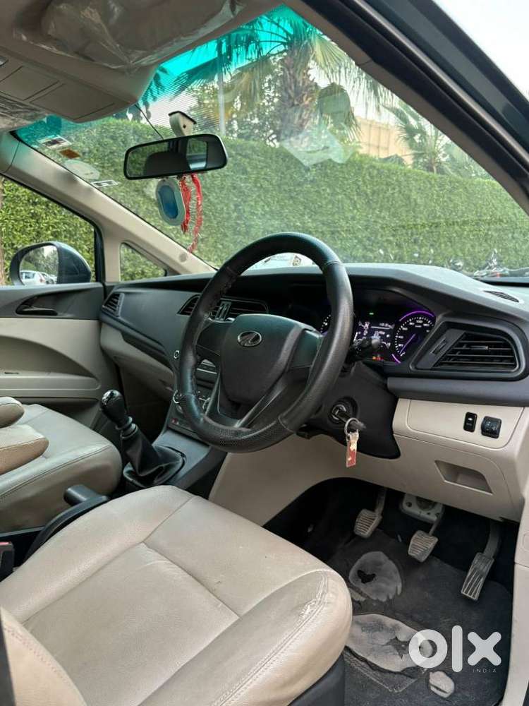 Mahindra Marazzo M4, 2018, Diesel