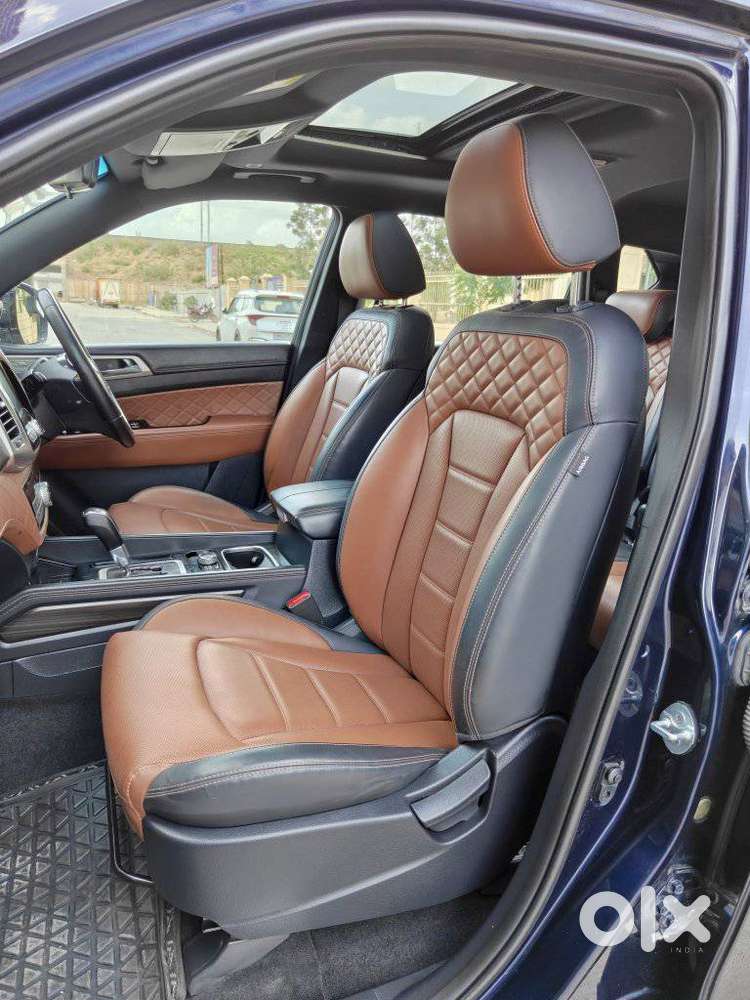 Mahindra Alturas G4 4x2 At, 2020, Petrol