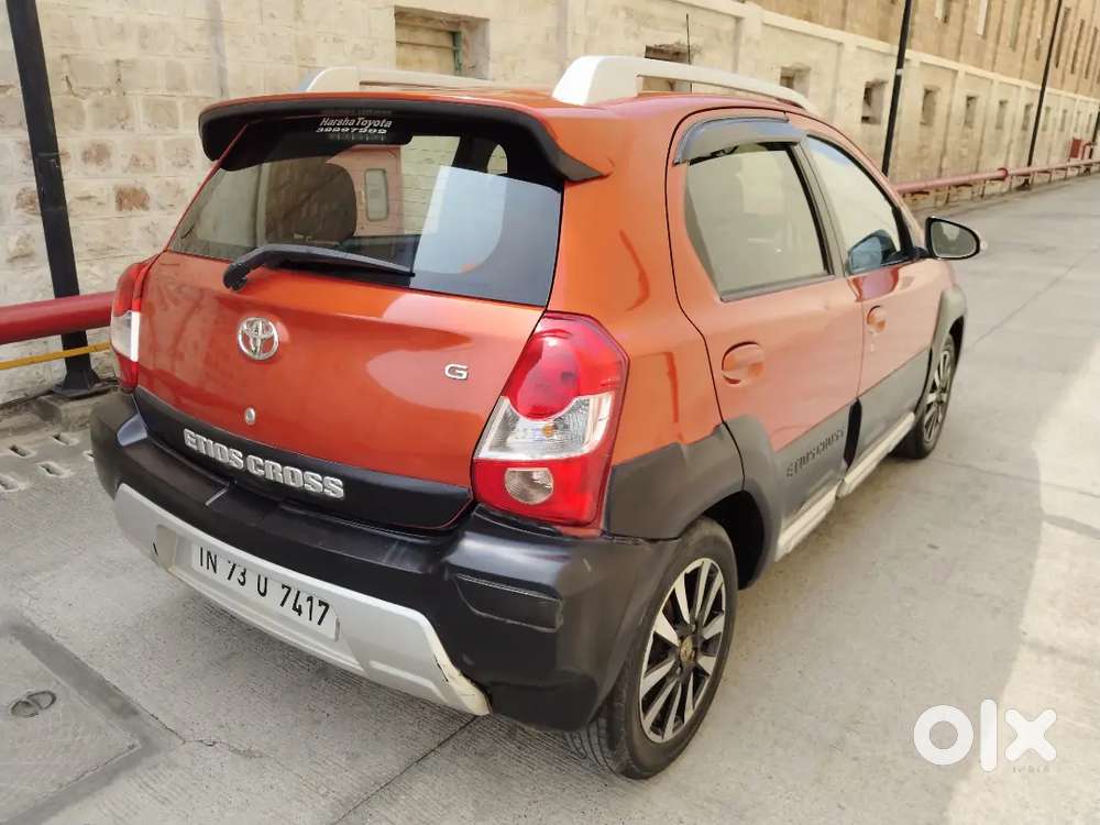 **toyota Etios Liva Cross 2015 – Sporty Orange – Excellent Condition**