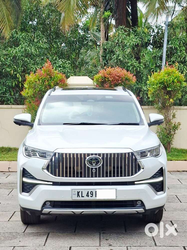 Toyota Innova Hycross 2.0 Zx (o) Hybrid 7 Str, 2023, Petrol