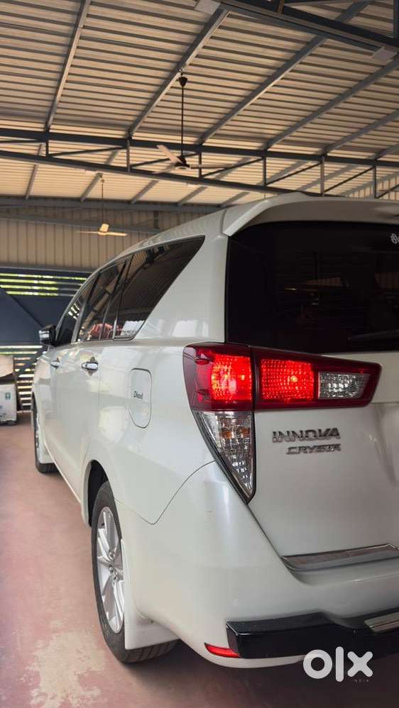 Toyota Innova Crysta 2016 Diesel Well Maintained