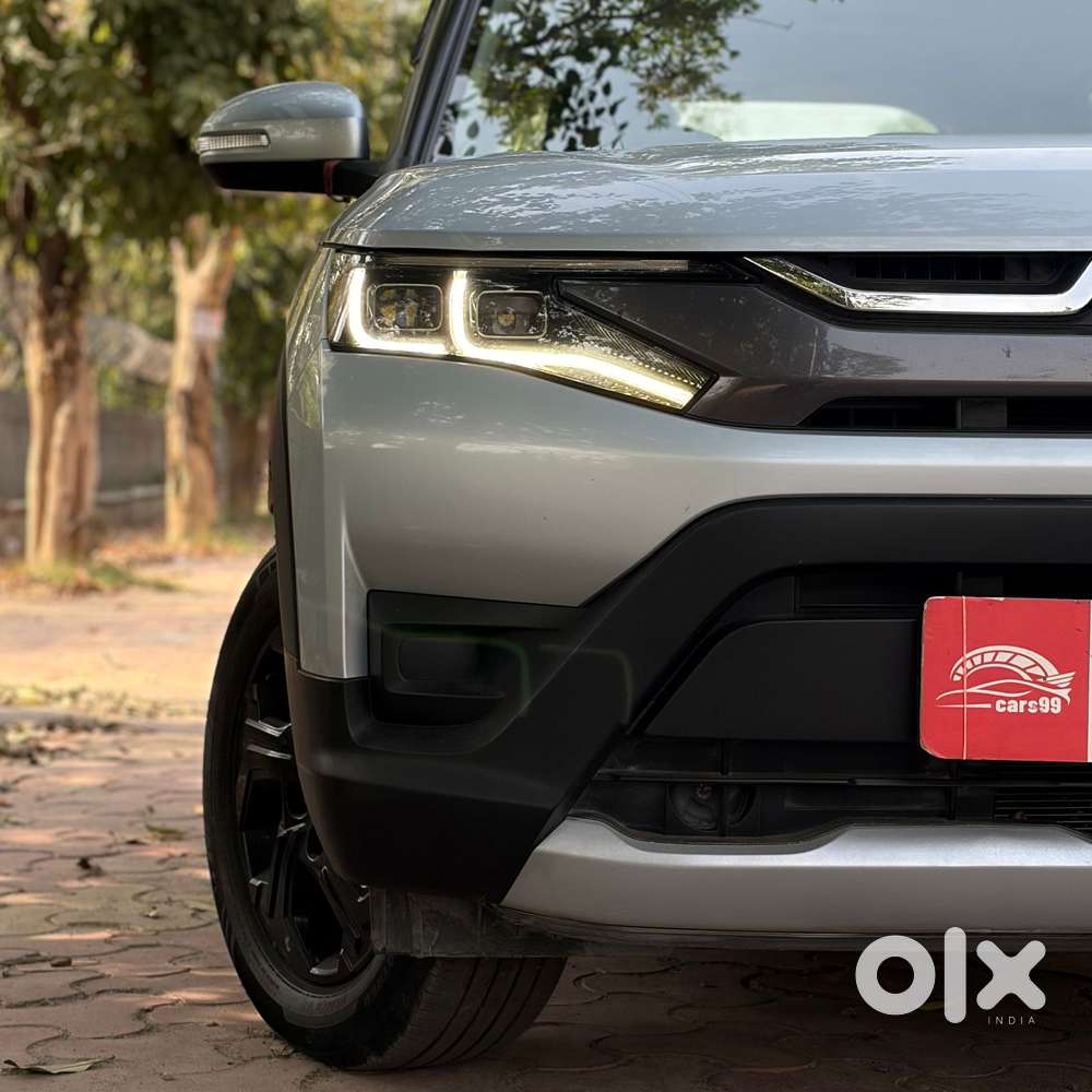 Maruti Suzuki Brezza 1.5 Zxi Smart Hybrid, 2023, Petrol