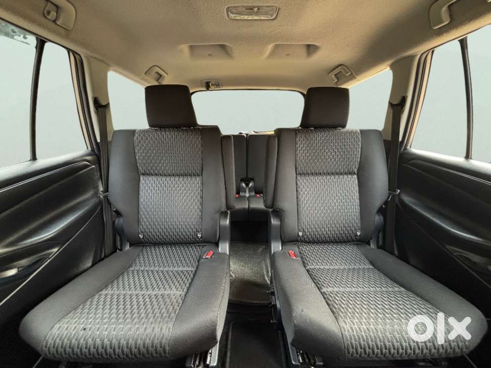Toyota Innova Crysta 2.8 Gx At 8 Seater, 2018, Diesel