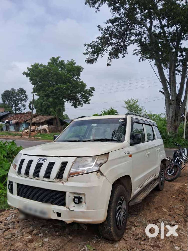 Mahindra Tuv 300 2016 Diesel 210000 Km Driven