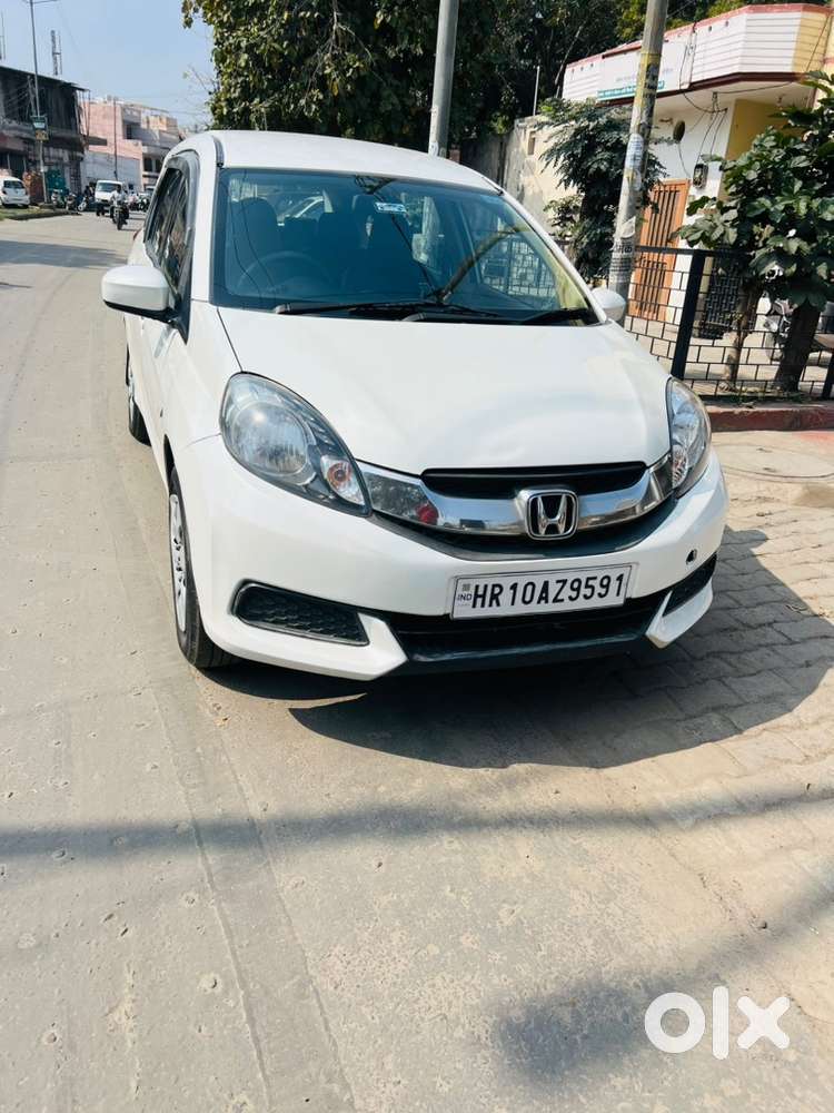 7 Seater Car Well Maintained With Full Insured