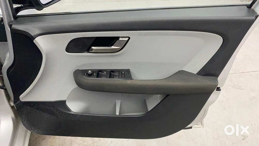 Tata Altroz Xz, 2020, Petrol