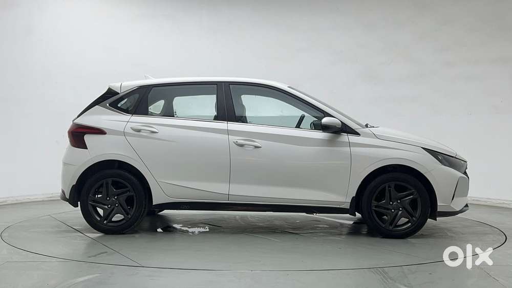 Hyundai I20 Sportz 1.2 Ivt, 2023, Petrol