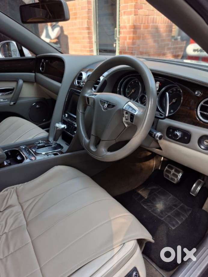 Bentley Continental Flying Spur Sedan, 2016, Petrol