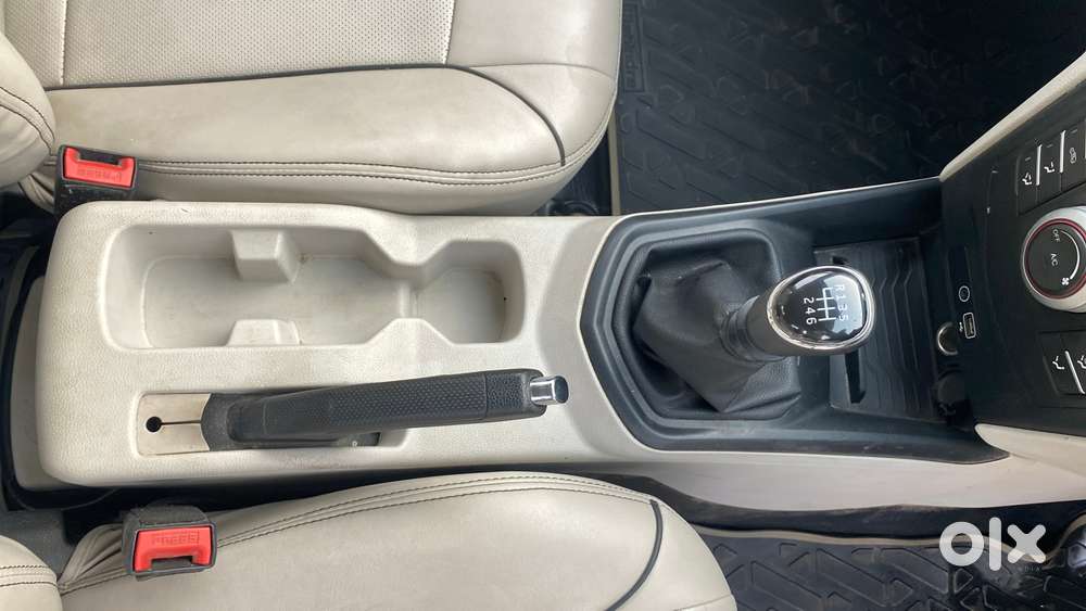 Mahindra Xuv300 W6, 2022, Petrol