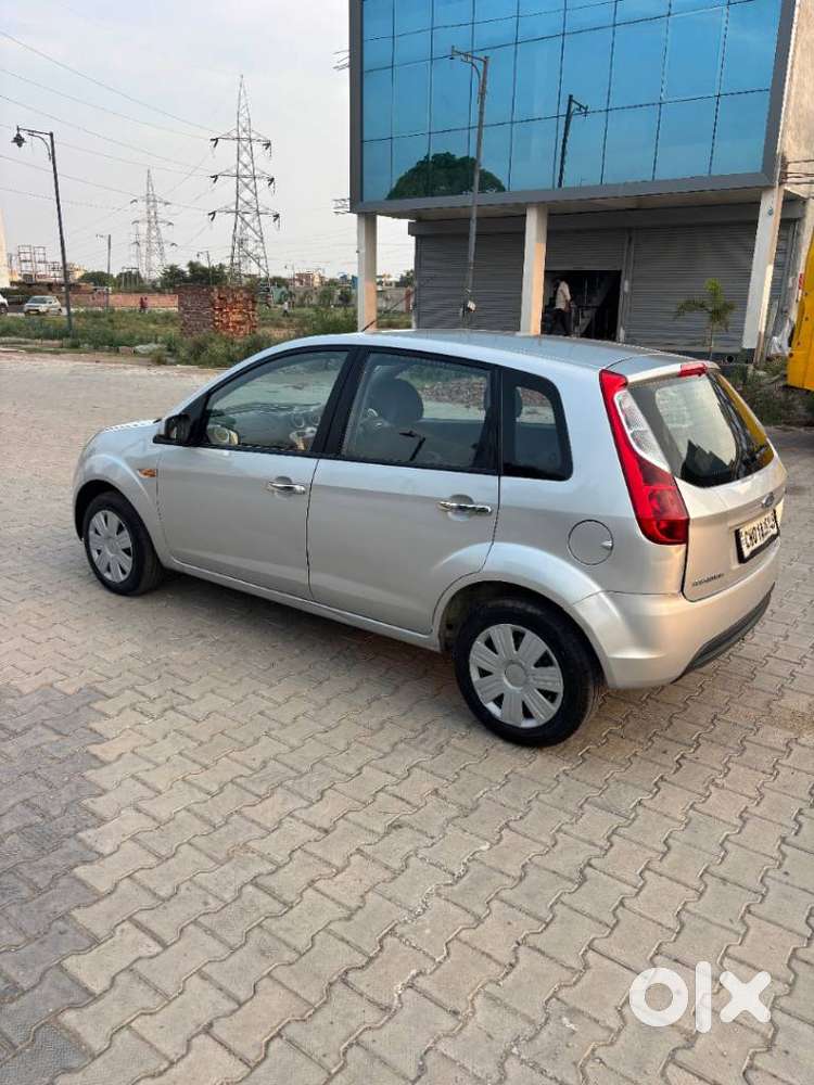 Ford Figo, 2011, Petrol