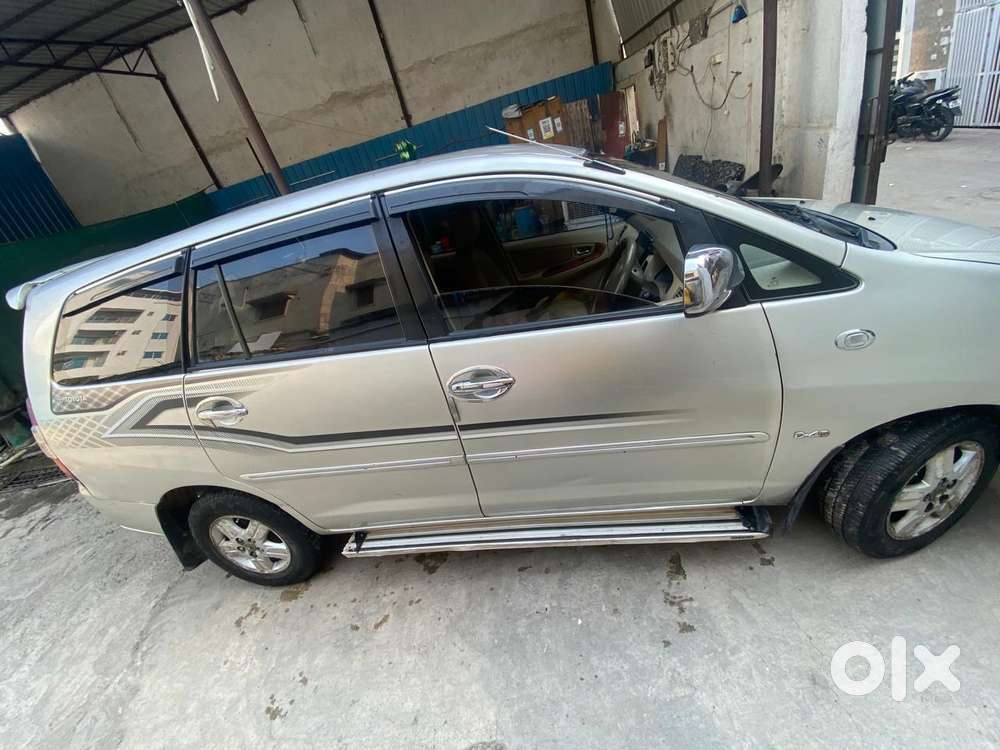 Toyota Innova 2004-2011 2.5 V Diesel 8-seater, 2007, Diesel