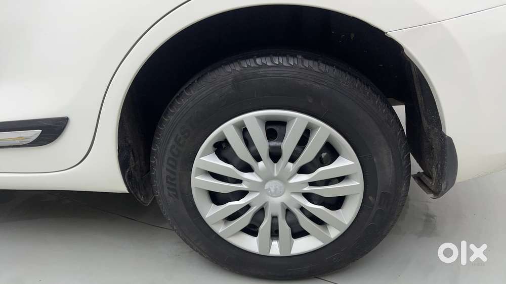 Maruti Suzuki Dzire 1.2 Vxi, 2022, Petrol