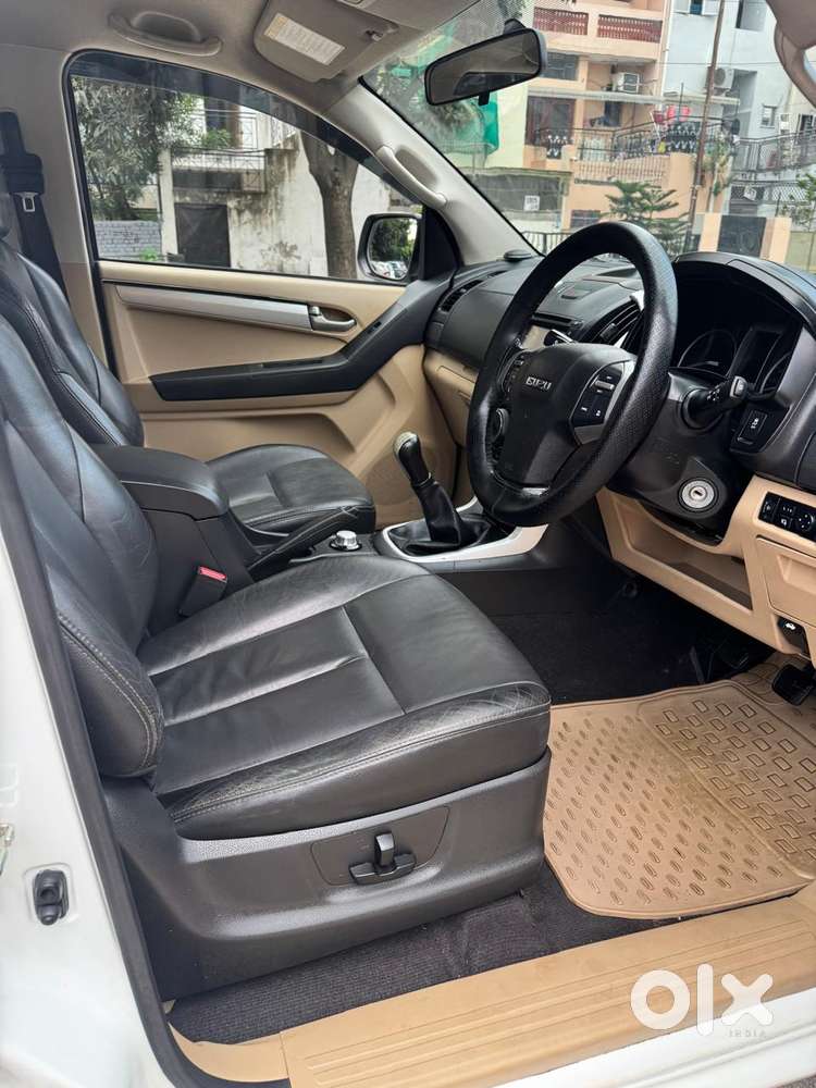 Isuzu V-cross Z 4x4 Mt, 2018, Diesel
