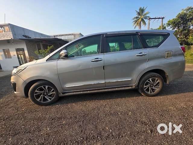 Toyota Innova Crysta 2.7g At  2022 Model  Automatic