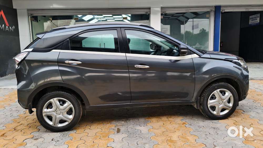 Tata Nexon 1.2 Revotron Xm (s), 2022, Cng & Hybrids