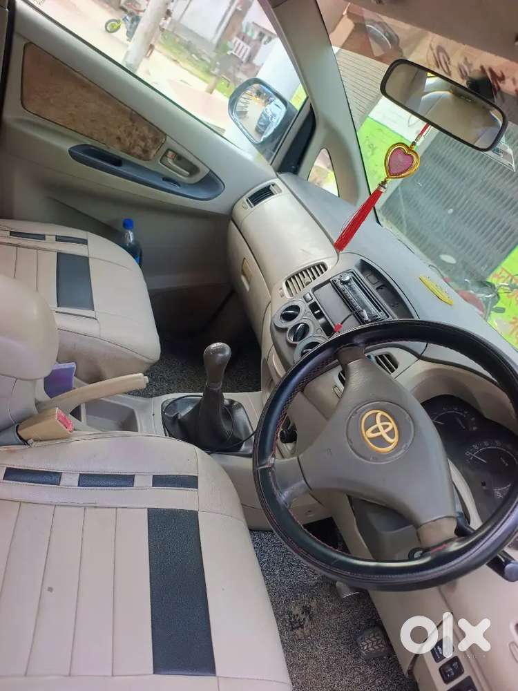 Toyota Innova Hycross 2011