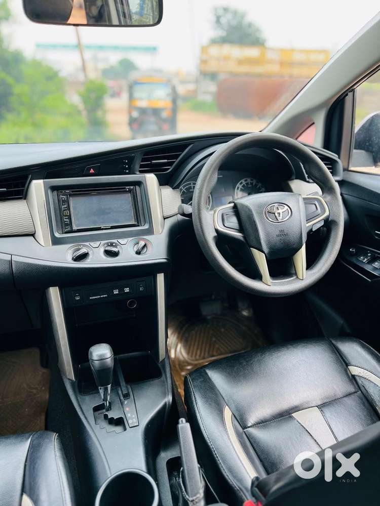 Toyota Innova Crysta 2.8z Automatic, 2016, Diesel