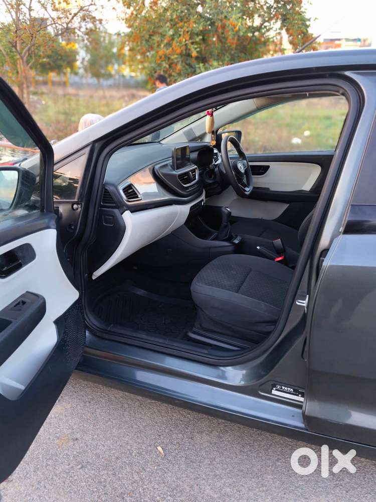 Tata Altroz 1.2 Xt, 2022, Petrol