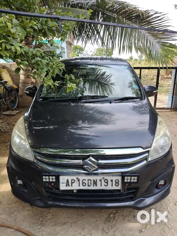 Maruti Suzuki Ertiga Vdi 2016 Everything Is Fine But Small Screatchess