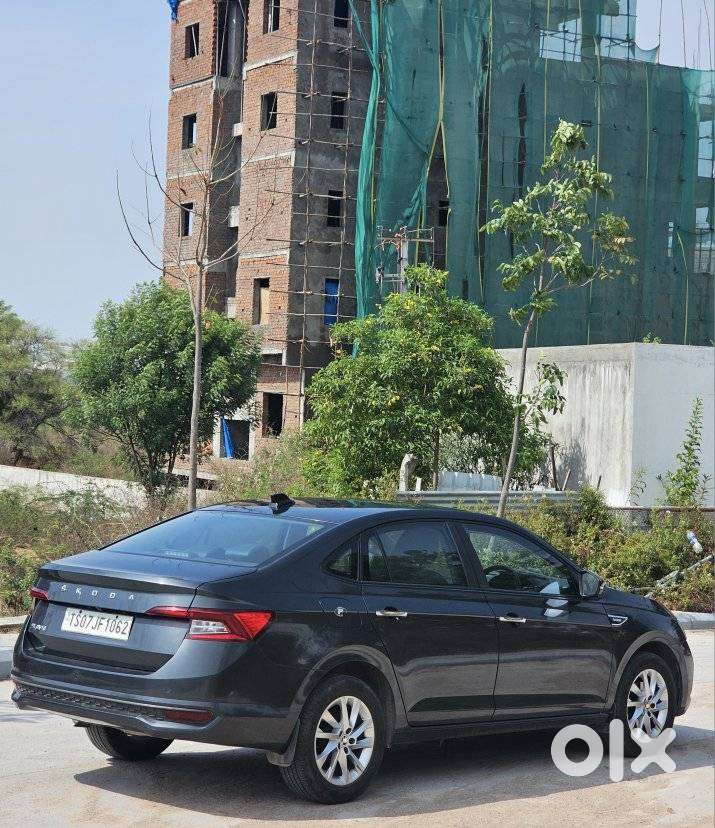 Skoda Slavia Ambition 1.0l Tsi At, 2022, Petrol