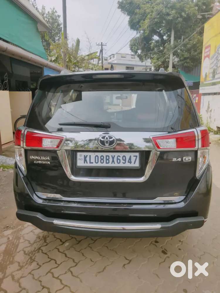 Innova Crysta Gx+plus 2022 Diesel 28000 Km ,limited  Edition Clour.