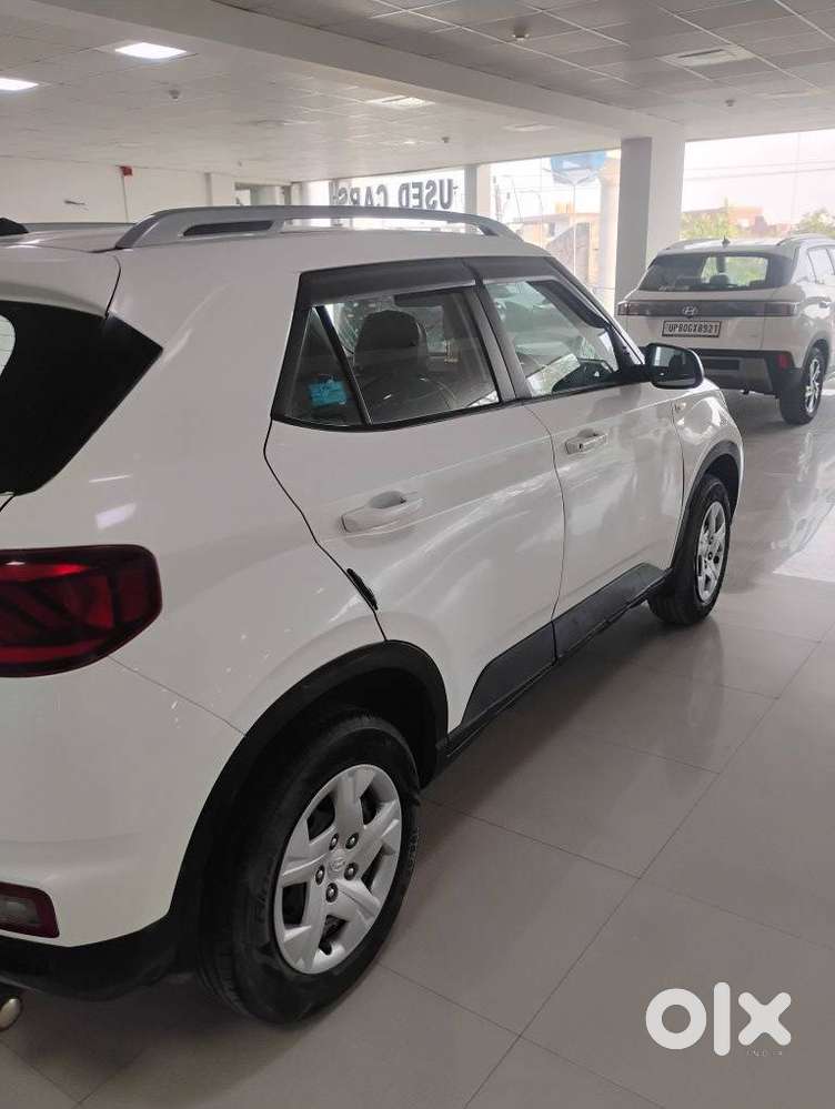 Hyundai Venue S 1.2 Petrol, 2022, Petrol