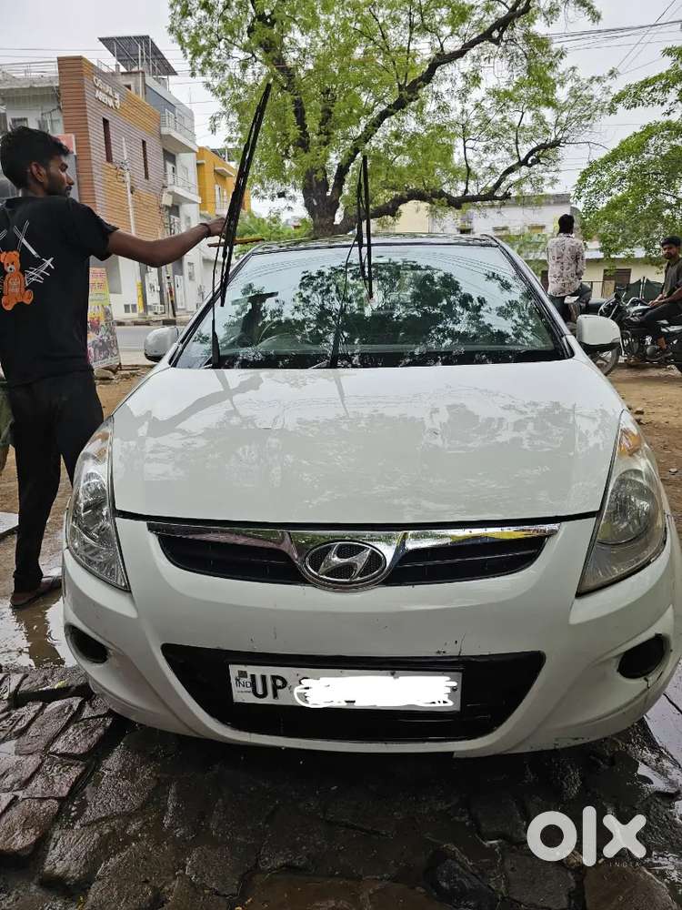 Hyundai I20 Sportz 2011 Diesel Manual Urgent Bechna Hai