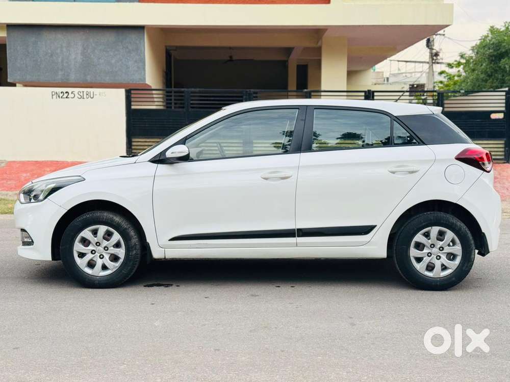Hyundai I20 Sportz 1.4 At Vtvt, 2016, Petrol