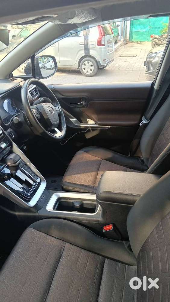 Toyota Innova Hycross 2.0 Vx Hybrid 8 Str, 2023, Petrol