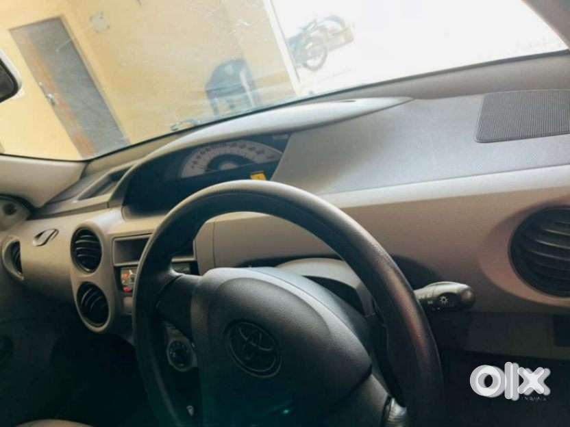 Toyota Etios Liva 2011-2012 G, 2012, Petrol