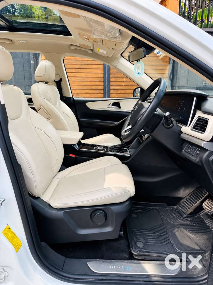 Mahindra Xuv700 Ax7l 6 Str At, 2022, Diesel
