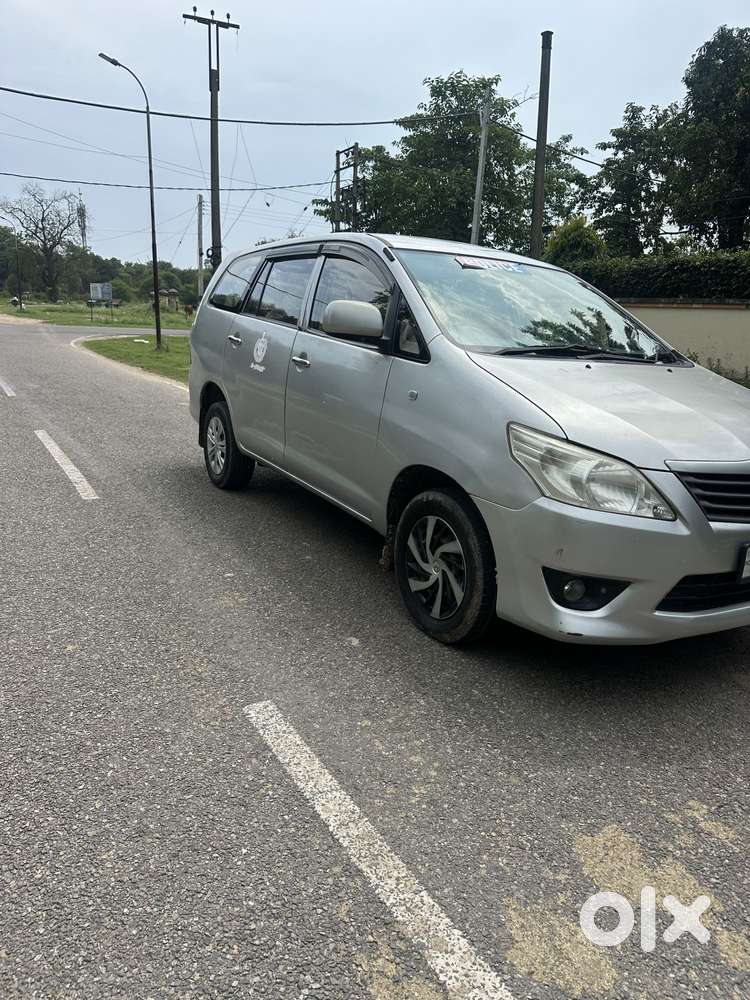 Toyota Innova 2.5 G (diesel) 8 Seater, 2014, Diesel