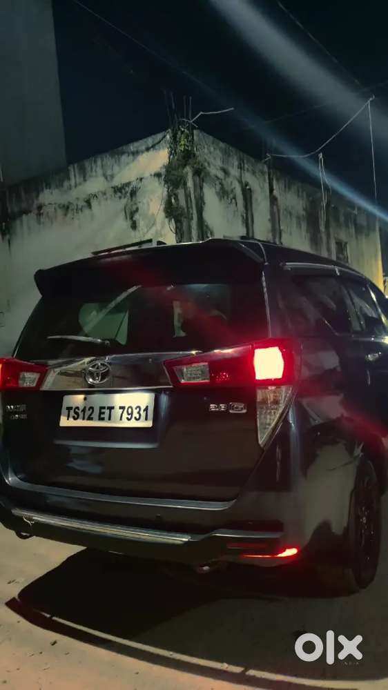 Toyota Innova Crysta 2016 Diesel Well Maintained