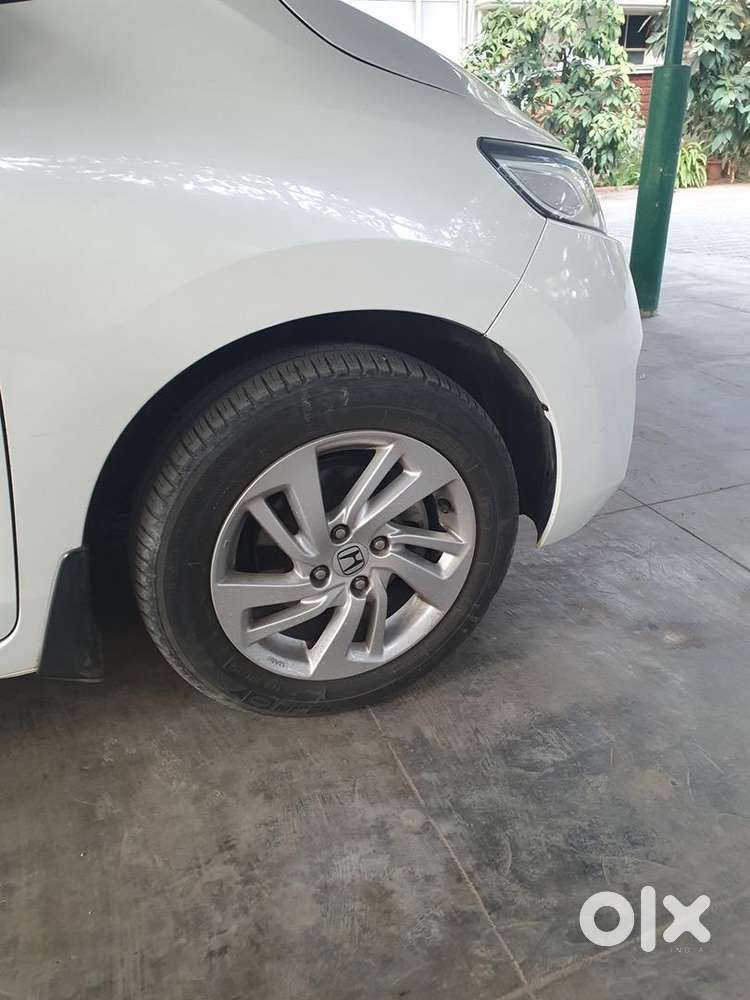 Mint Condition Auto Top V Honda Jazz Used In The Radius Of Only 30 Kms