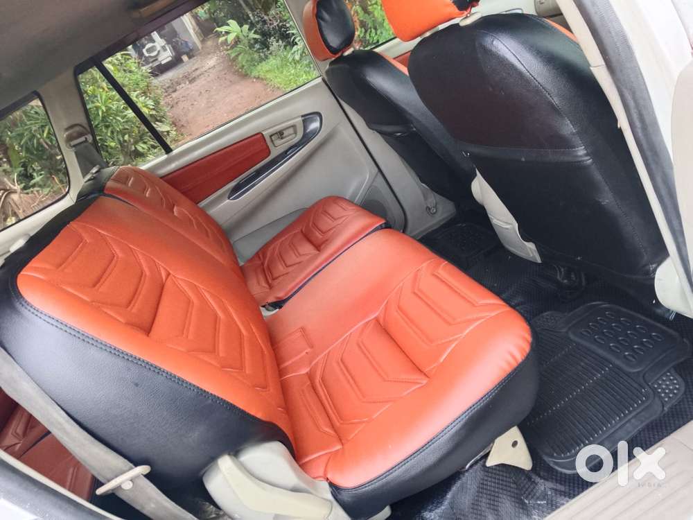 Toyota Innova 2.5 E 8 Str, 2010, Petrol